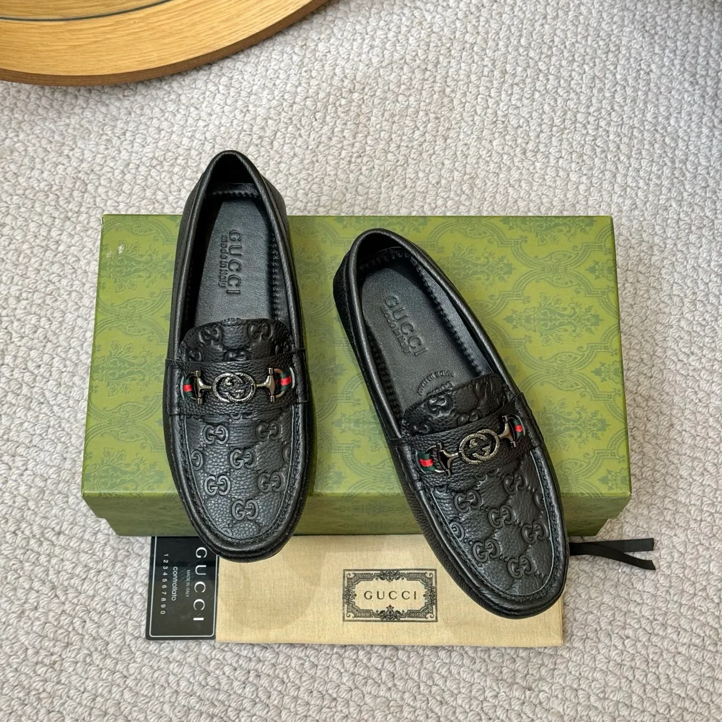 Men's shoes 💰420 (Yangli) Gucci* - the top version of Gucci classic beanie shoes! It is made of imported original cowhide and has a comfortable first layer of sheepskin lining! Original wear-resistant rubber outsole! High quality products! Size 38-46, with shoe dial, cloth bag, card